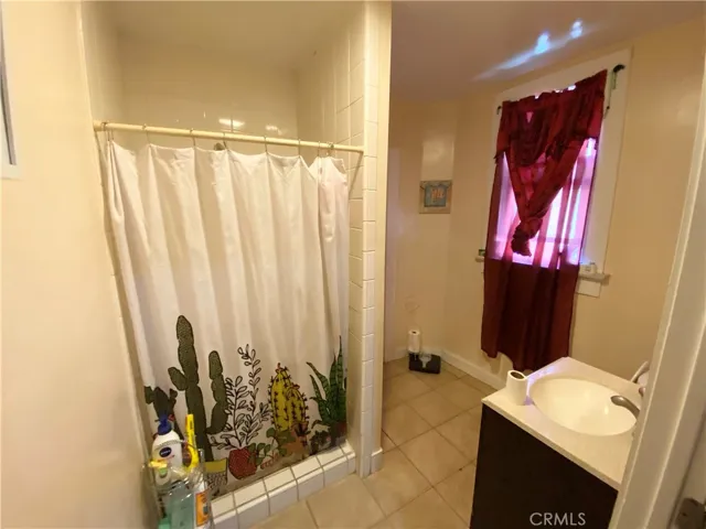 Front unit Bathroom