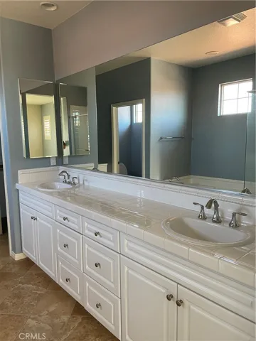 39 Roycroft, Irvine, California 92620