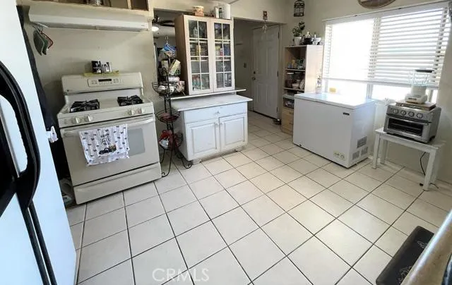 10309 Timberlane Avenue, Hesperia, California 92345