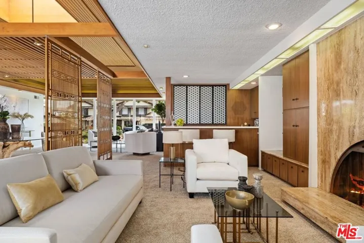6155 Shenandoah Avenue, Los Angeles, California 90056