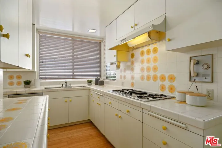 6155 Shenandoah Avenue, Los Angeles, California 90056