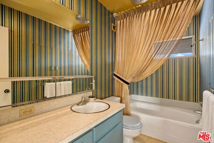 6155 Shenandoah Avenue, Los Angeles, California 90056