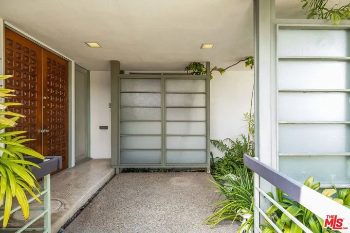 6155 Shenandoah Avenue, Los Angeles, California 90056