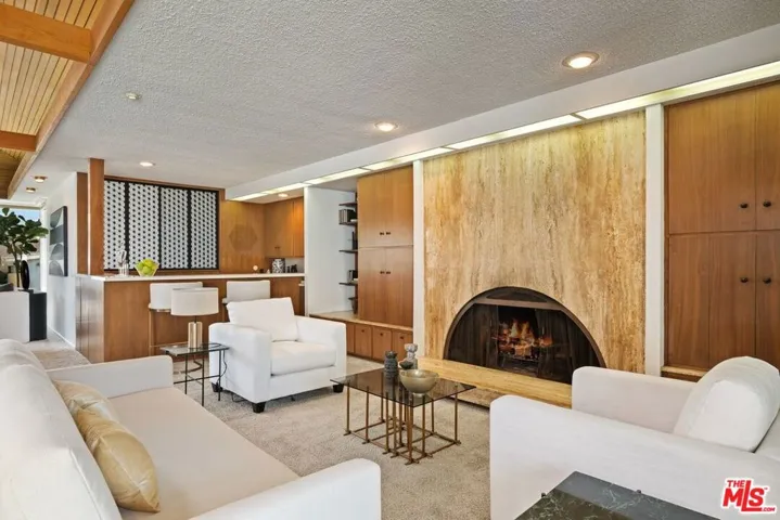 6155 Shenandoah Avenue, Los Angeles, California 90056
