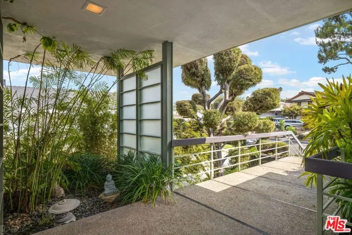 6155 Shenandoah Avenue, Los Angeles, California 90056