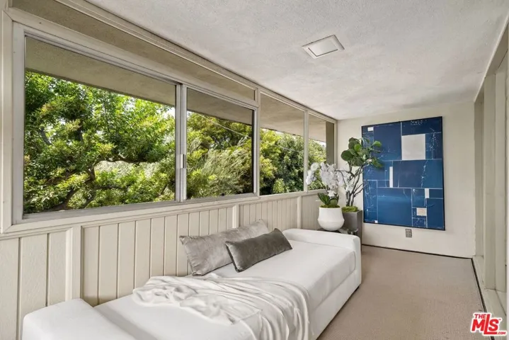 6155 Shenandoah Avenue, Los Angeles, California 90056