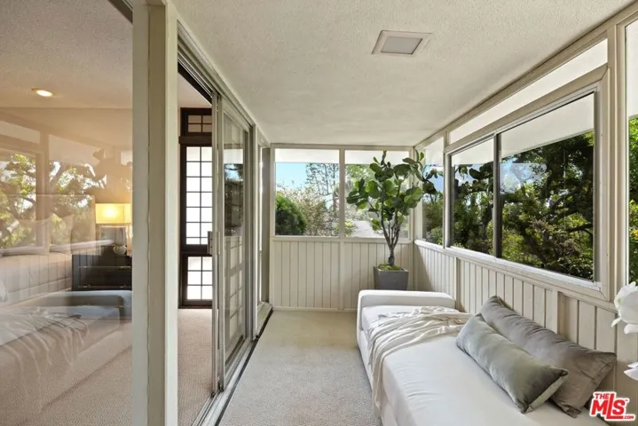 6155 Shenandoah Avenue, Los Angeles, California 90056