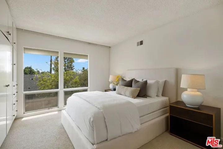 6155 Shenandoah Avenue, Los Angeles, California 90056