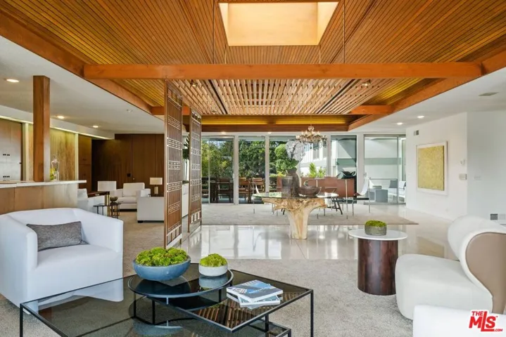 6155 Shenandoah Avenue, Los Angeles, California 90056