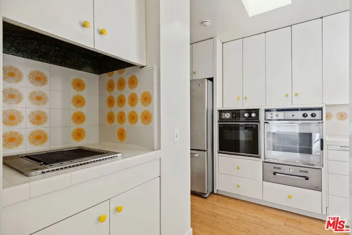 6155 Shenandoah Avenue, Los Angeles, California 90056