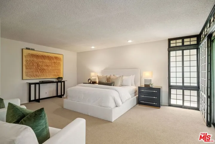 6155 Shenandoah Avenue, Los Angeles, California 90056