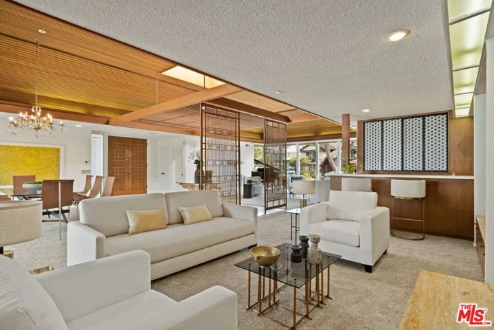 6155 Shenandoah Avenue, Los Angeles, California 90056