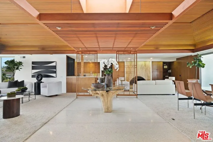 6155 Shenandoah Avenue, Los Angeles, California 90056