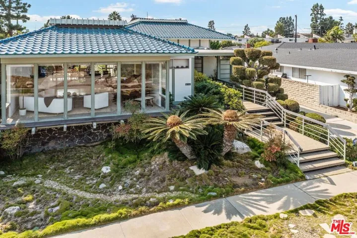 6155 Shenandoah Avenue, Los Angeles, California 90056