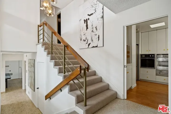 6155 Shenandoah Avenue, Los Angeles, California 90056