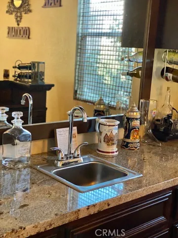 Wet bar in Den