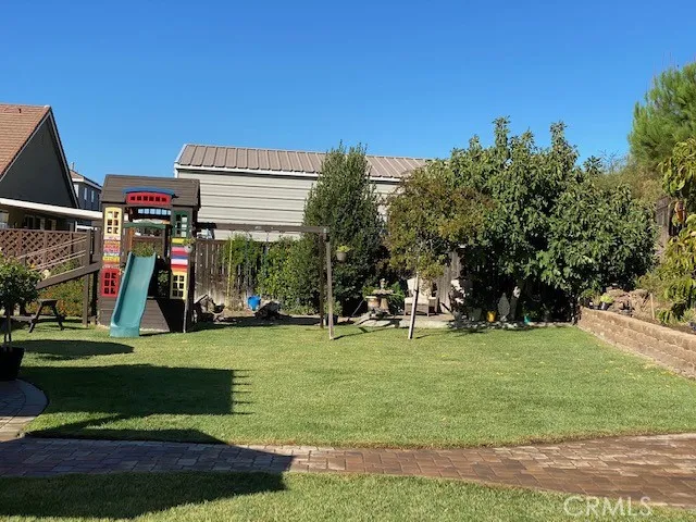 Play set included