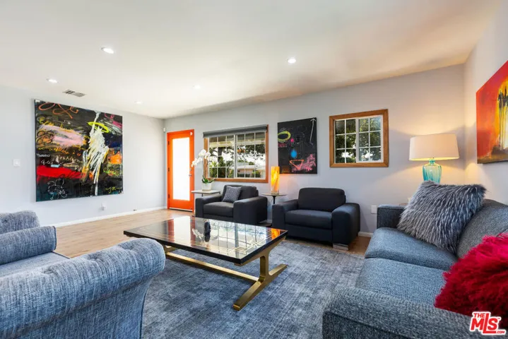 964 4th Avenue, Los Angeles, California 90019