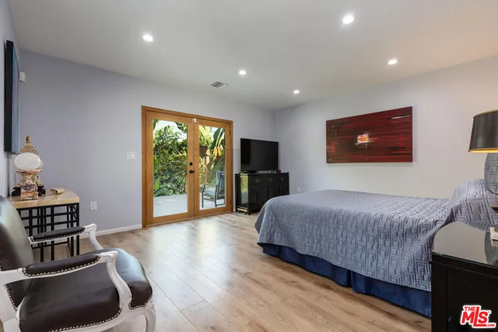 964 4th Avenue, Los Angeles, California 90019