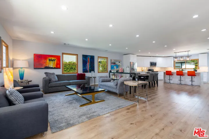 964 4th Avenue, Los Angeles, California 90019