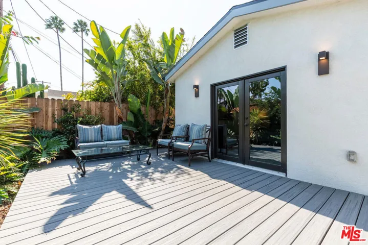 964 4th Avenue, Los Angeles, California 90019
