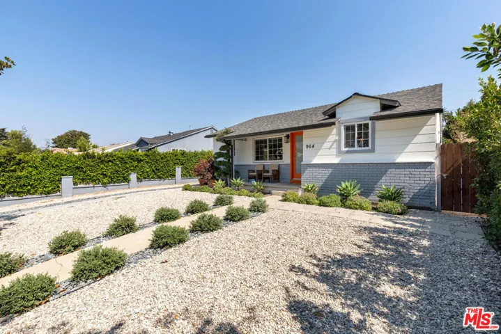 964 4th Avenue, Los Angeles, California 90019