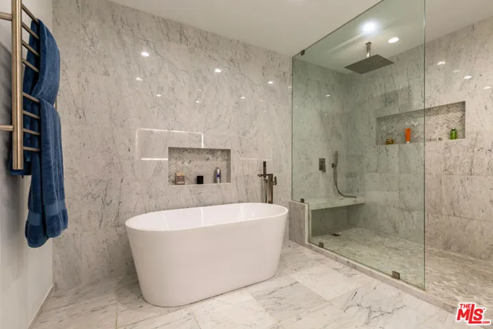 964 4th Avenue, Los Angeles, California 90019