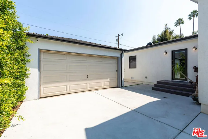964 4th Avenue, Los Angeles, California 90019