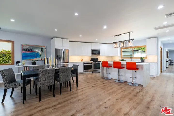 964 4th Avenue, Los Angeles, California 90019