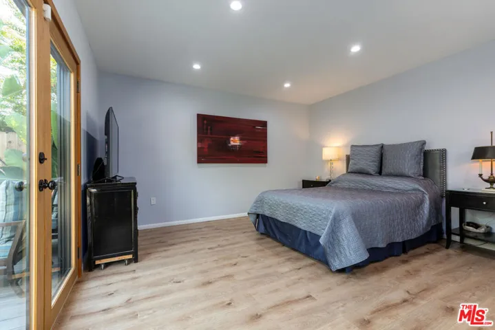 964 4th Avenue, Los Angeles, California 90019