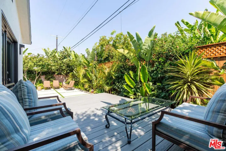 964 4th Avenue, Los Angeles, California 90019