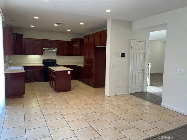 15161 Brucite Road, Victorville, California 92394
