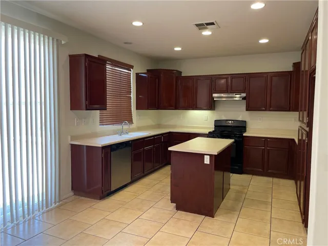 15161 Brucite Road, Victorville, California 92394