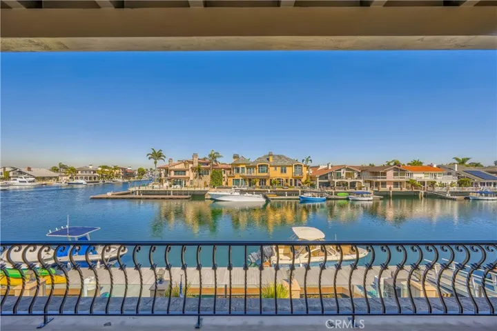 16362 Maruffa Circle, Huntington Beach, California 92649