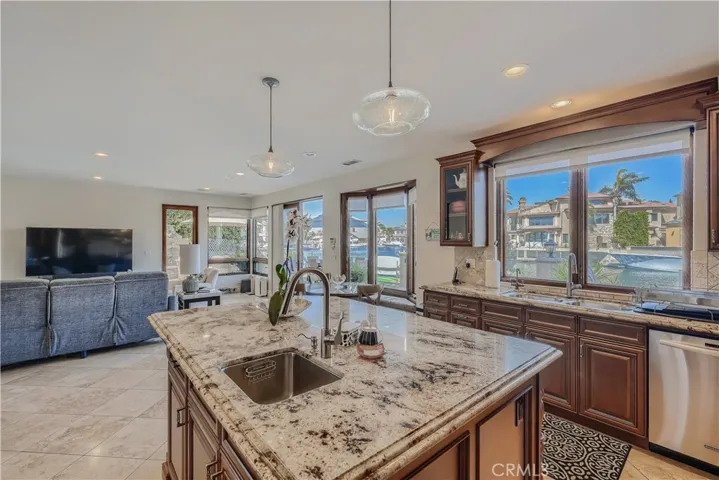 16362 Maruffa Circle, Huntington Beach, California 92649