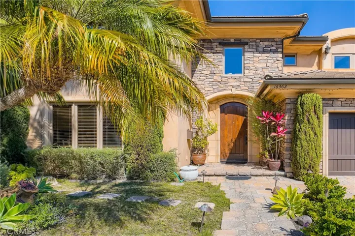 16362 Maruffa Circle, Huntington Beach, California 92649