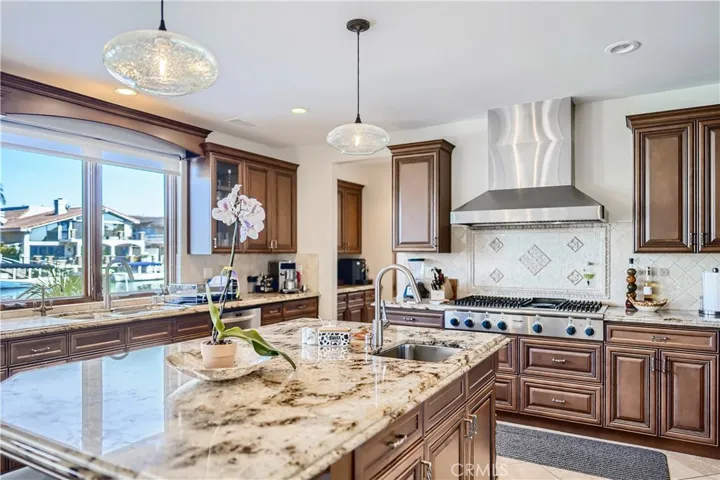 16362 Maruffa Circle, Huntington Beach, California 92649
