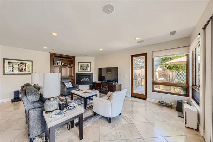 16362 Maruffa Circle, Huntington Beach, California 92649