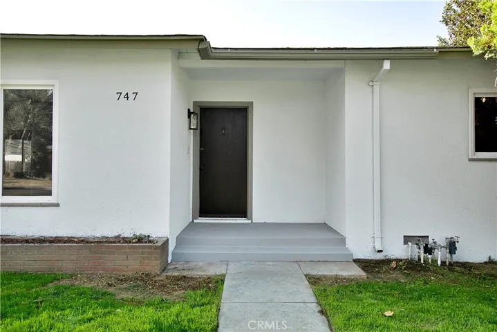 747 W Robinson Avenue, Fresno, California 93705