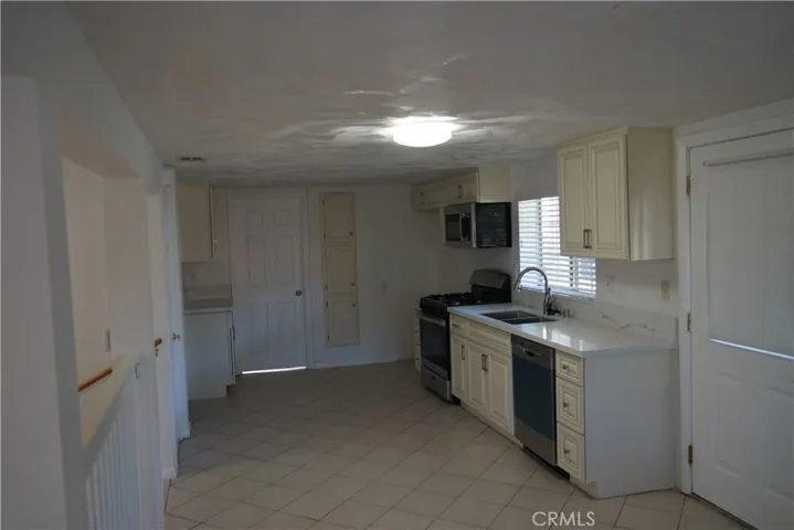 125 E 24th Street, Upland, California 91784