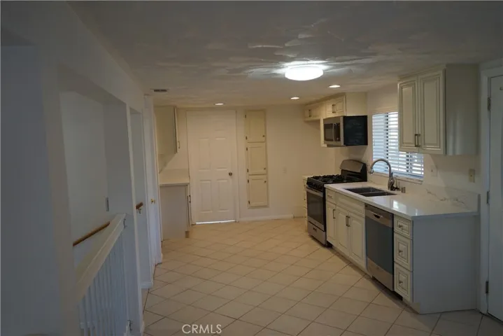 125 E 24th Street, Upland, California 91784