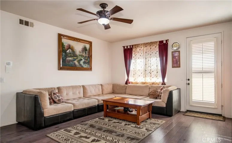 652 Apache Street, San Jacinto, California 92582