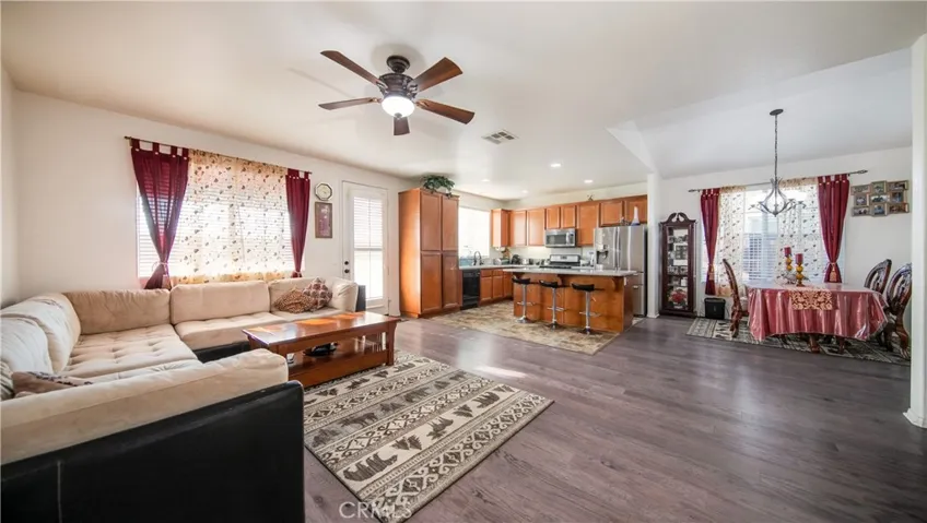 652 Apache Street, San Jacinto, California 92582