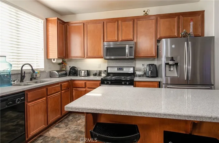 652 Apache Street, San Jacinto, California 92582