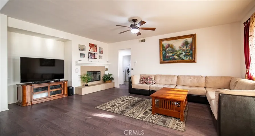 652 Apache Street, San Jacinto, California 92582