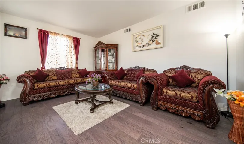 652 Apache Street, San Jacinto, California 92582