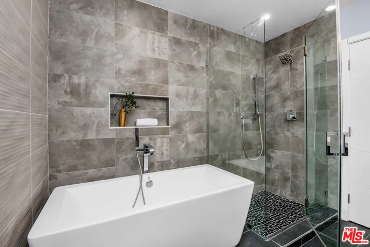 11860 Tiara Street, Valley Village, California 91607