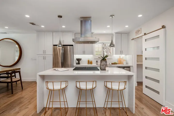 11860 Tiara Street, Valley Village, California 91607