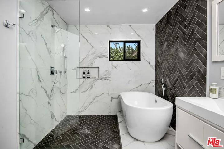 11860 Tiara Street, Valley Village, California 91607