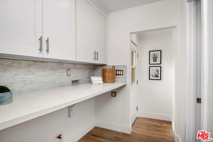 11860 Tiara Street, Valley Village, California 91607